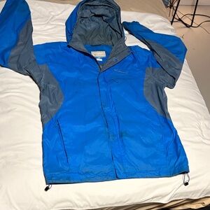 Columbia Men's Two-Tone Blue Raincoat